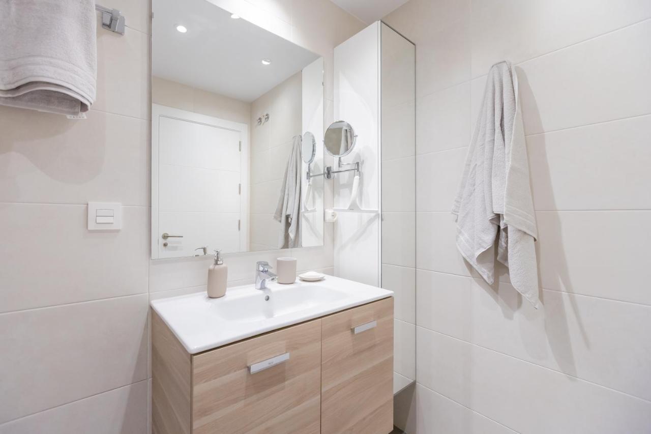 Luxury Brand New 2-bedroom Apartment, 3 Min Walk To The Beach! Lejlighed Marbella